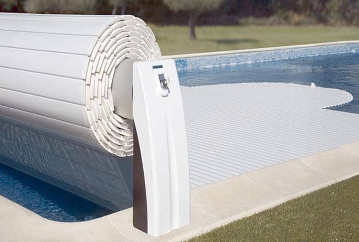 Home 7 swimming pool roller cover
