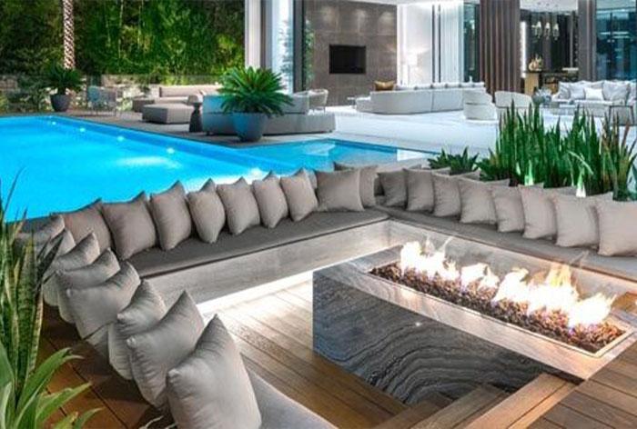 3. Pool With Sunken Seating Area