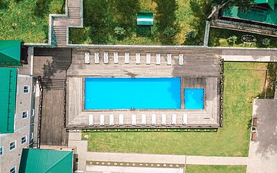 What Are Best Swimming Pool Design Ideas for Small Backyards?